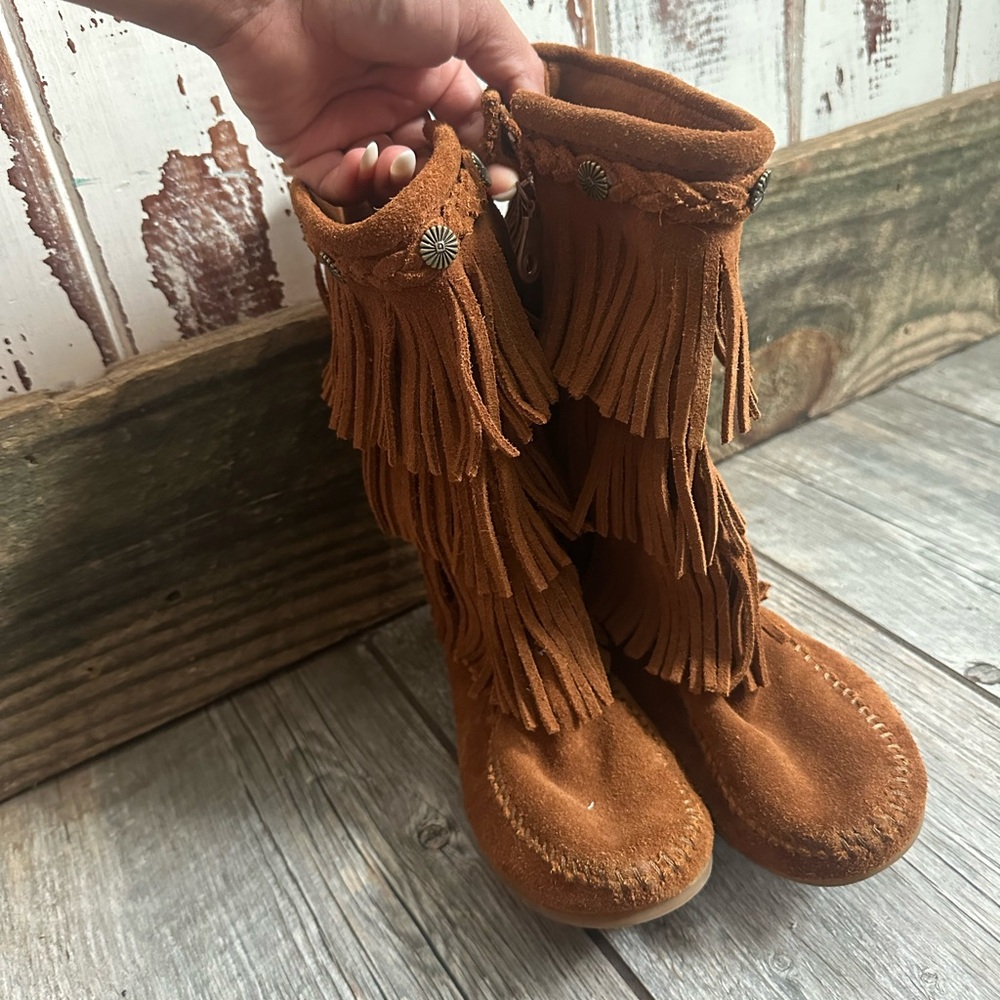 Minnetonka boots 👢🤎
